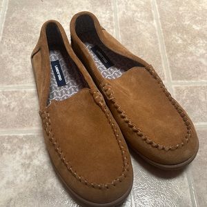 Like new Mens slip ons